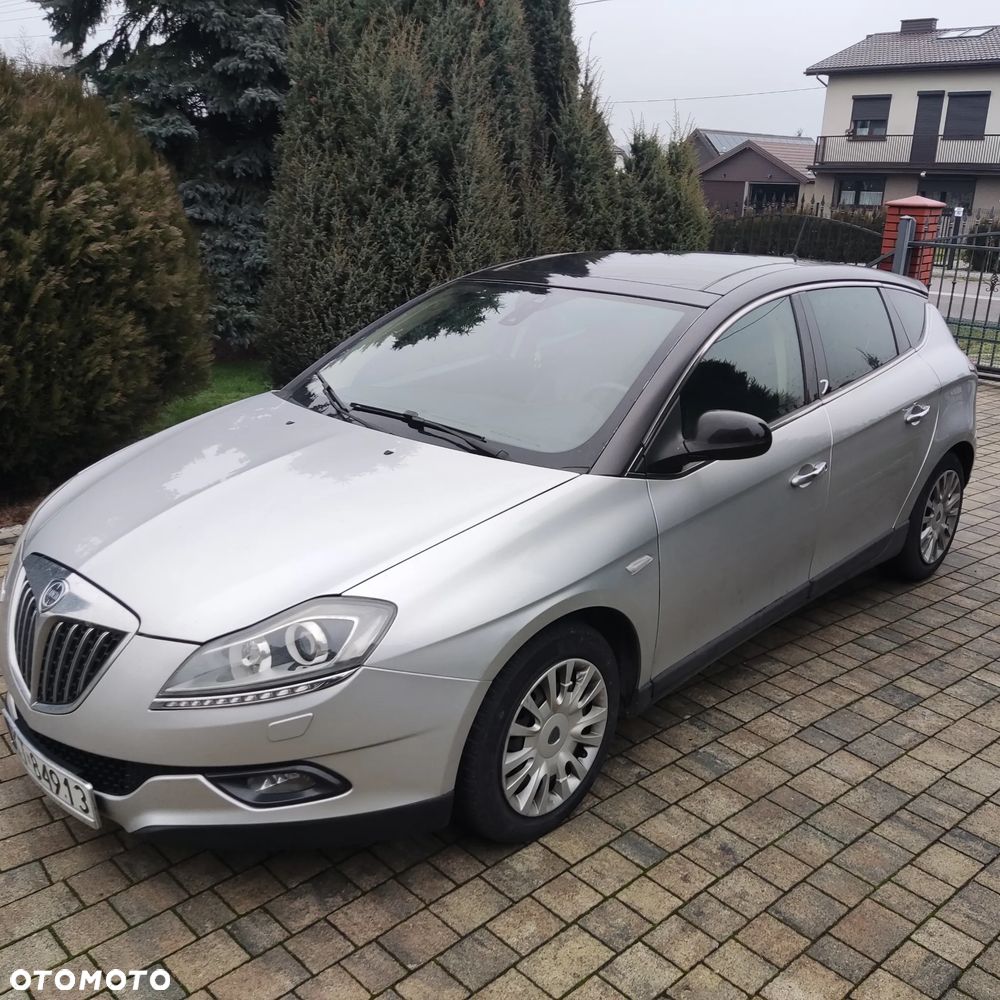 Lancia Delta 1.9 MultiJet Twinturbo Platino - 1