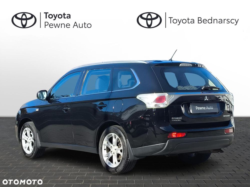 Mitsubishi Outlander - 3