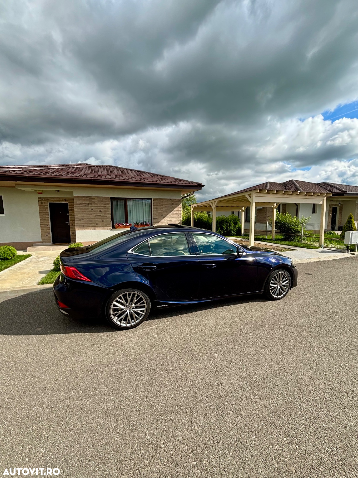 Lexus Seria IS 300h Aut. Luxury - 8