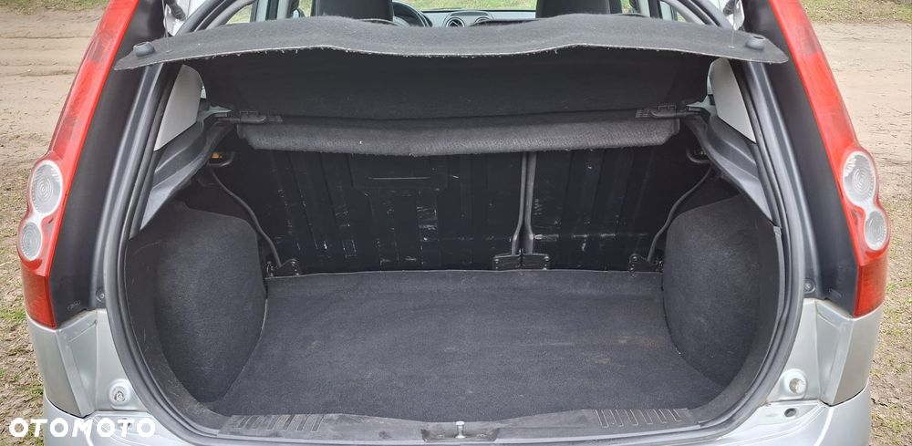 Ford Fiesta 1.4 Ghia - 20