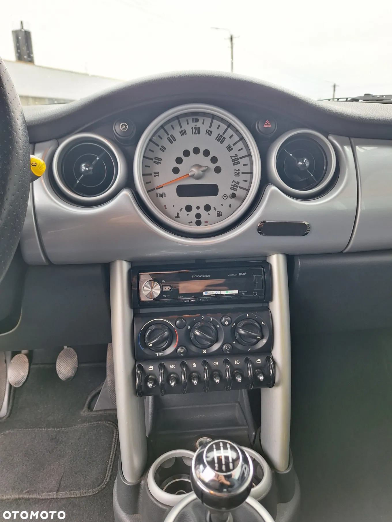 MINI Cooper Standard - 10