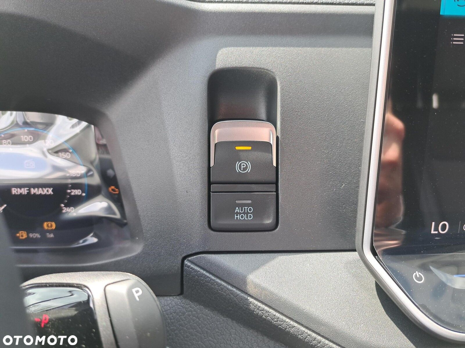 Volkswagen Crafter 35 Furgon z wysokim dachem silnik: 2,0 l EU6 SCR 177 KM / skrzynia biegów: 4MOTION automatyczna 8-biegowa rozstaw osi: 3640 mm - 31