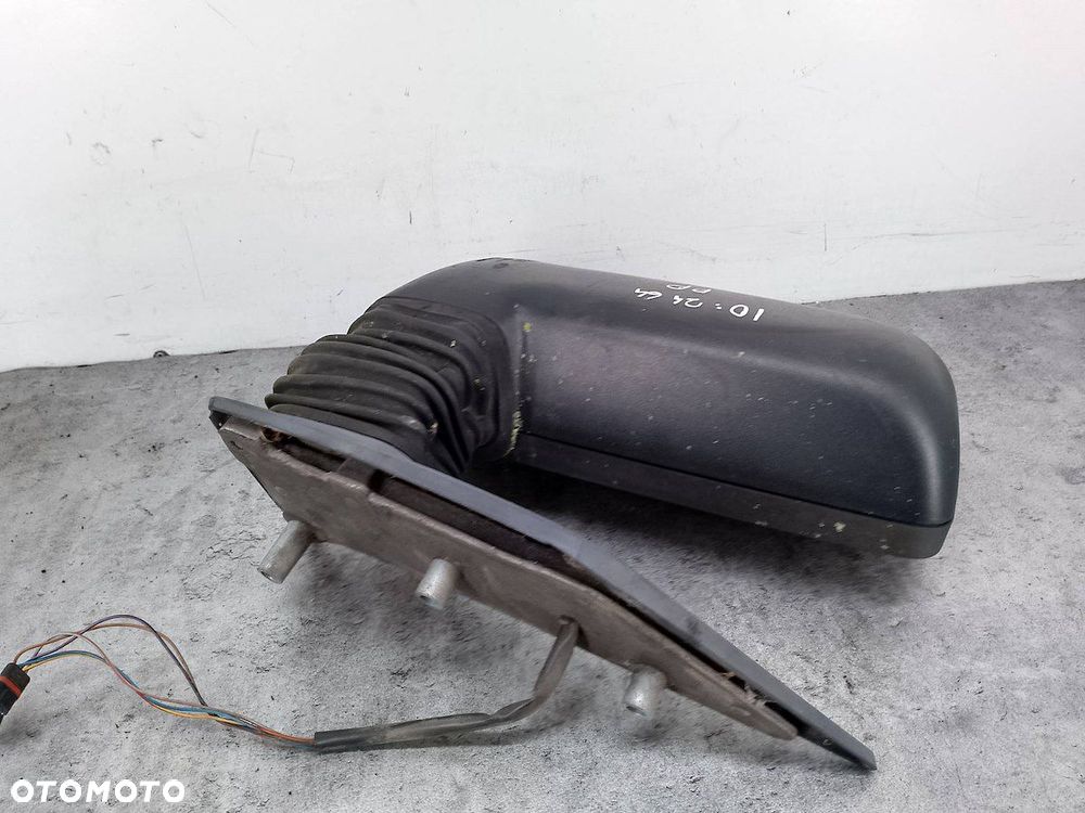 LUSTERKO PRAWE IVECO DAILY III - 2