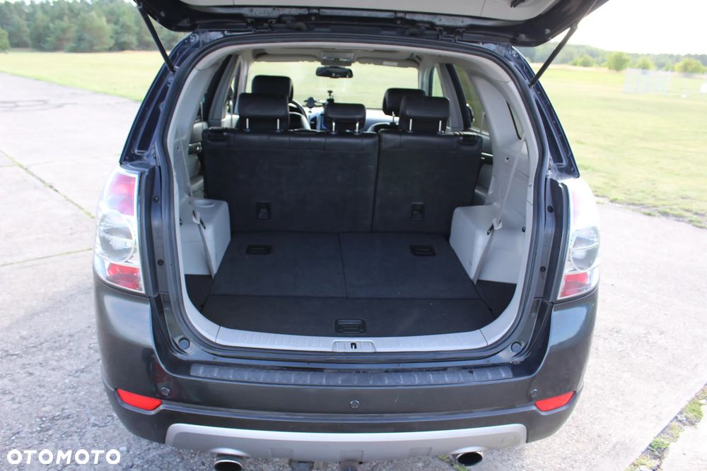 Chevrolet Captiva 2.2 d LTZ - 23