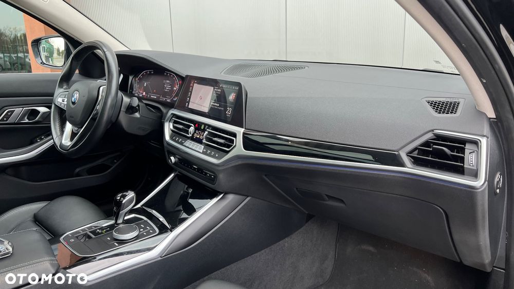 BMW Seria 3 320d xDrive Luxury Line - 10