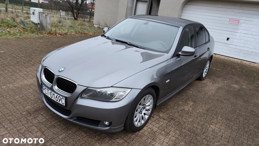 BMW Seria 3 318d DPF Edition Sport - 39