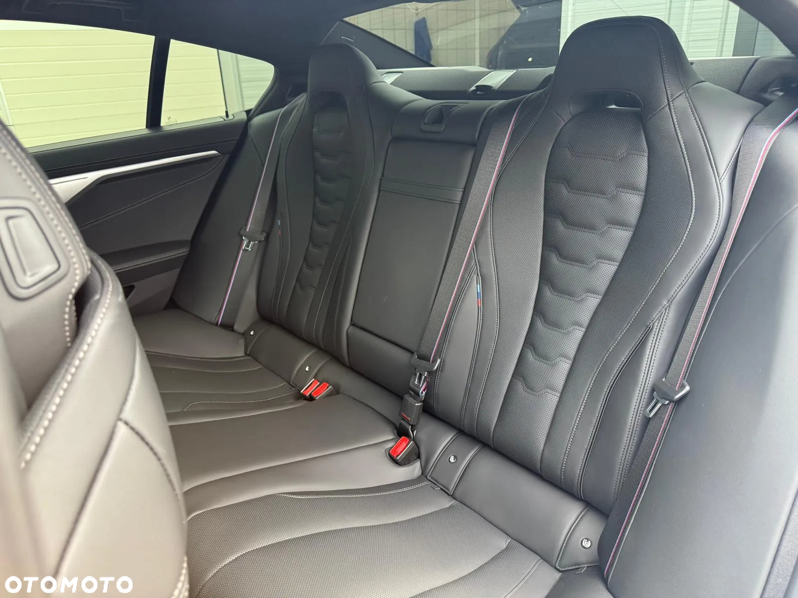 BMW Seria 8 - 23