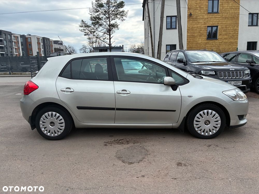 Toyota Auris - 4