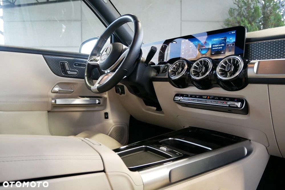 Mercedes-Benz GLB 250 4Matic 8G-DCT - 30