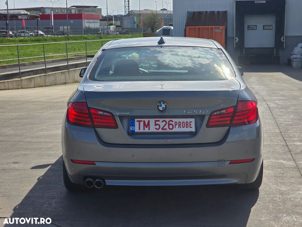 BMW Seria 5 520d Aut. - 11