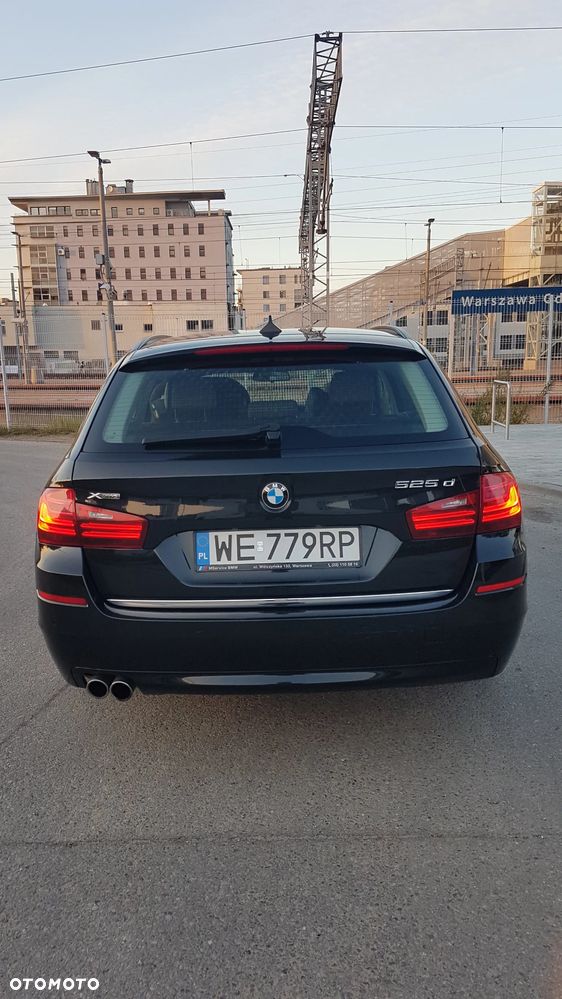 BMW Seria 5 525d xDrive - 9