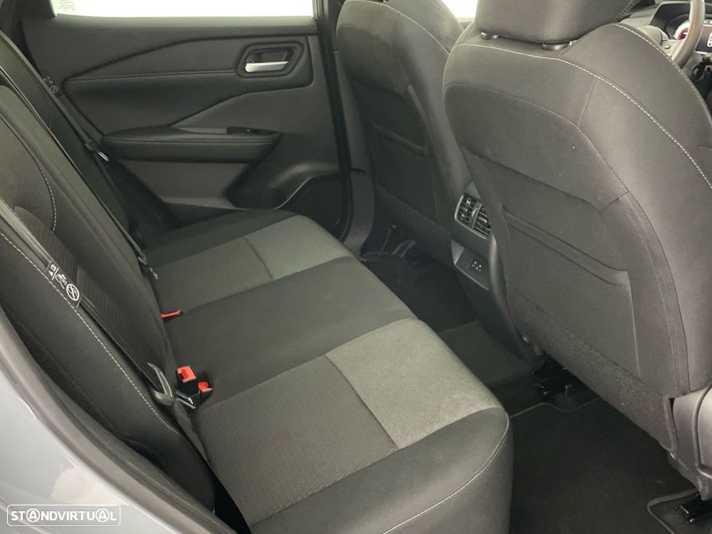 Nissan Qashqai 1.3 DIG-T N-Connecta - 24