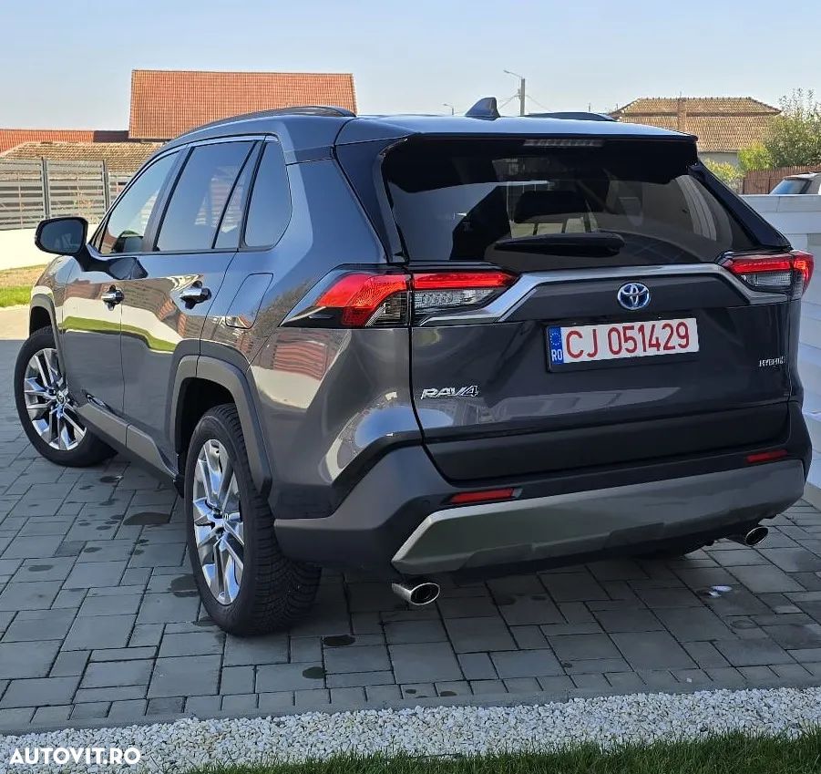 Toyota RAV4 - 8