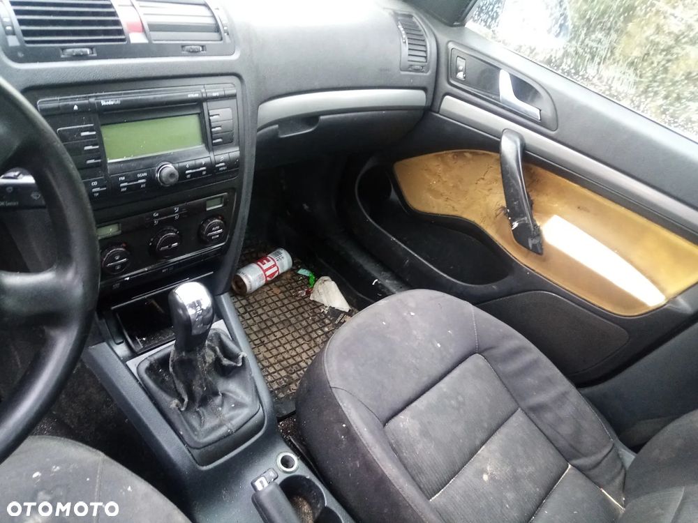 SKODA OCTAVIA II  04-08 1.9 TDI  BJB  PODŁOKIETNIK TUNEL - 23