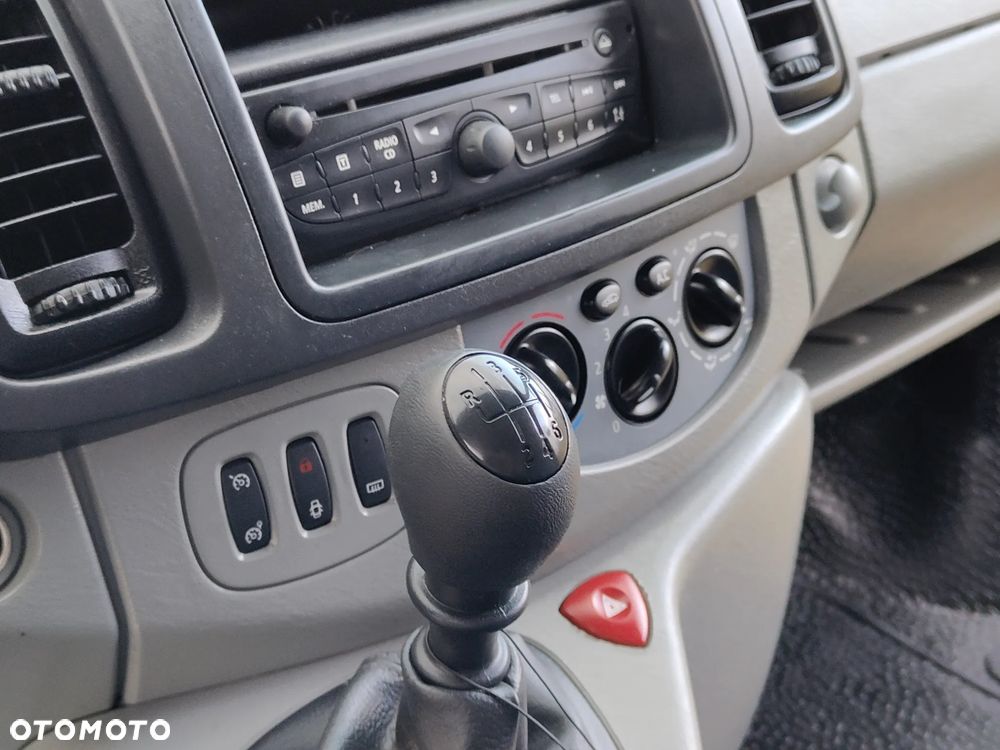 Renault Trafic - 32