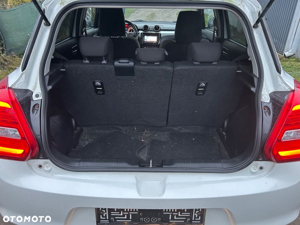 Suzuki Swift 1.2 Premium Plus - 8