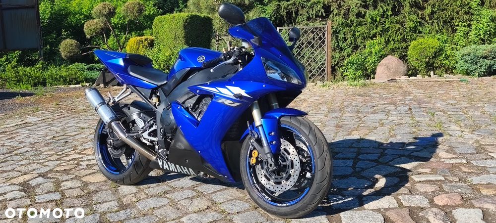 Yamaha R1 - 3