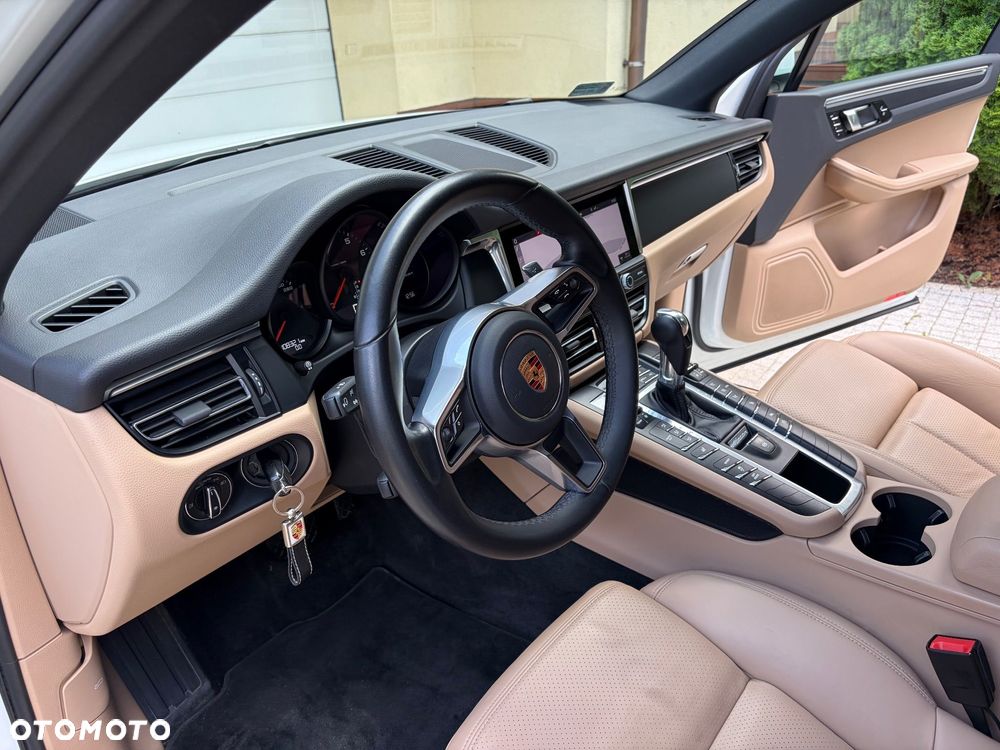 Porsche Macan - 18
