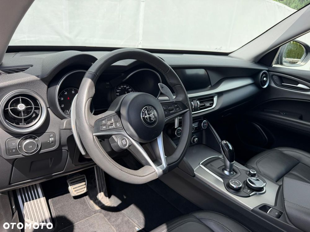 Alfa Romeo Stelvio 2.0 Turbo Estrema Q4 - 25