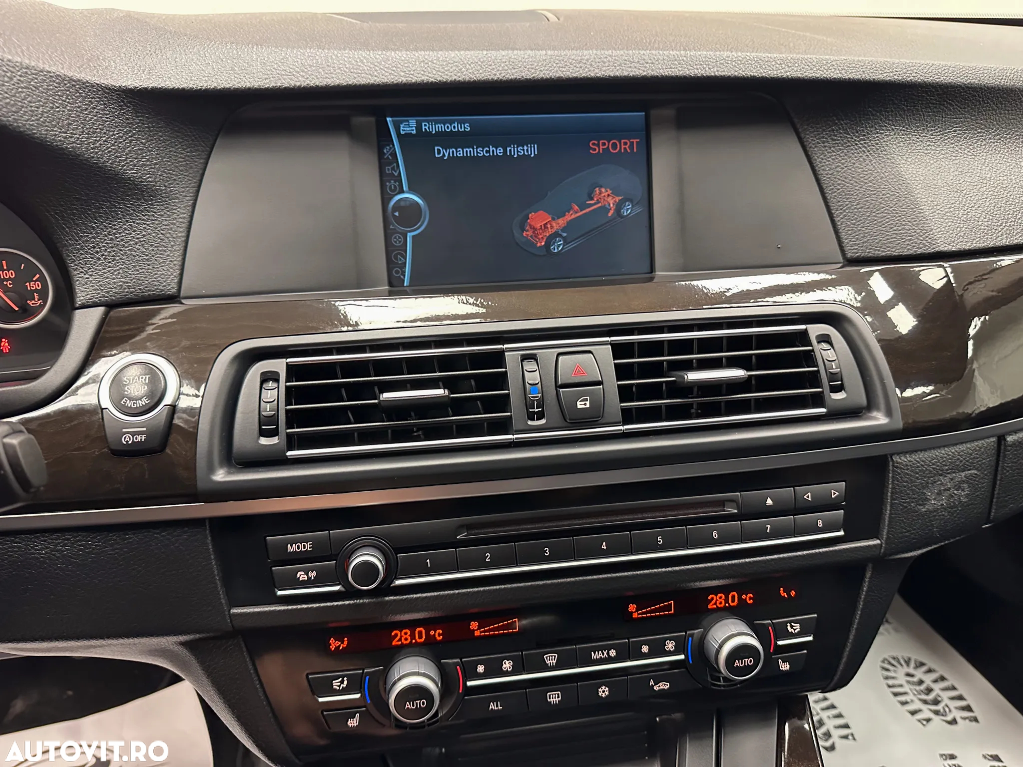 BMW Seria 5 520d Touring - 29