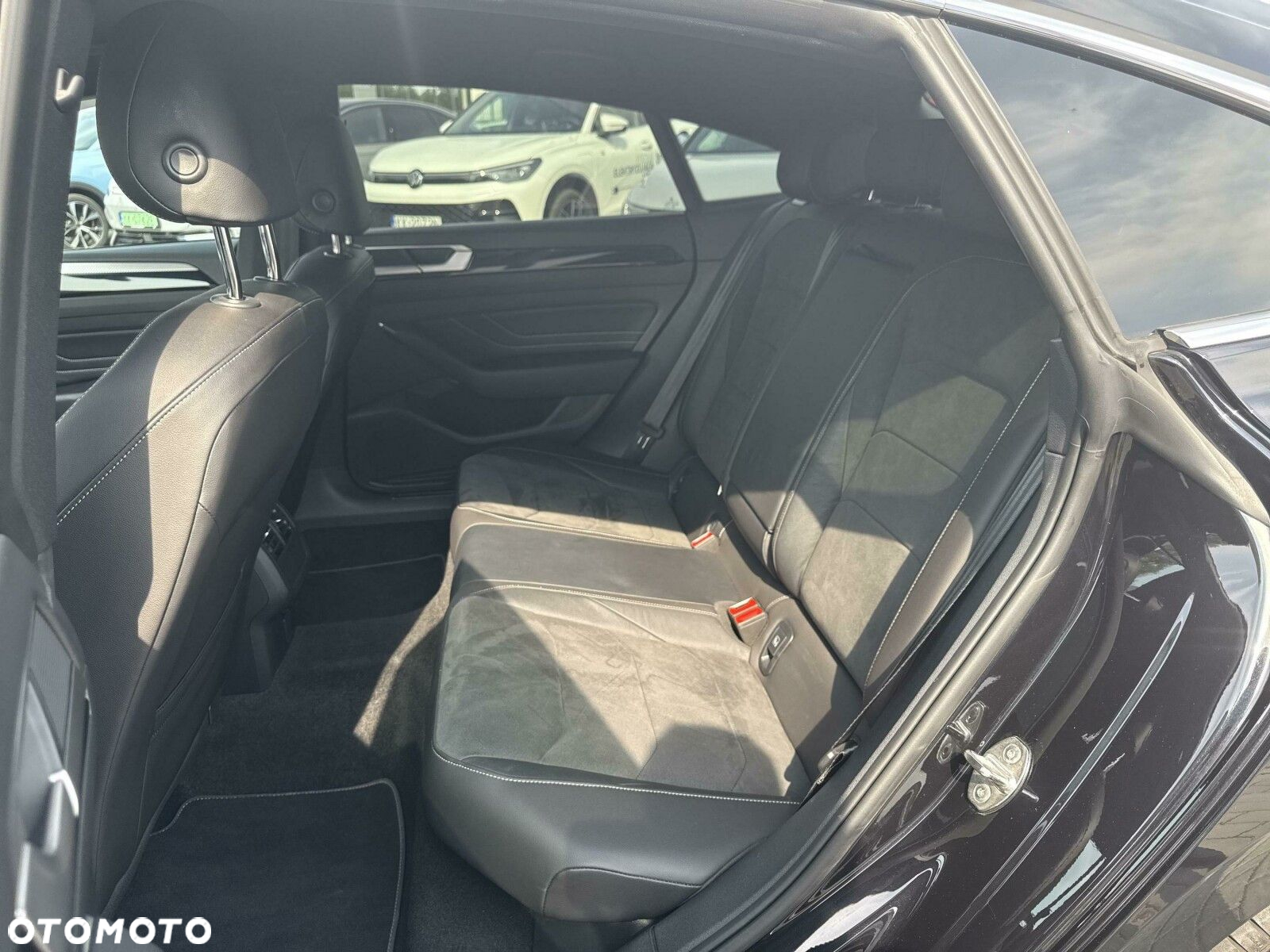 Volkswagen Arteon 2.0 TSI R-Line DSG - 17