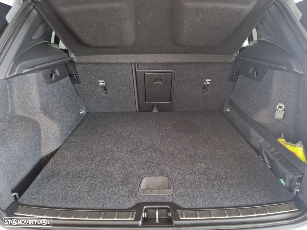Volvo XC 40 2.0 D3 Momentum Plus - 20