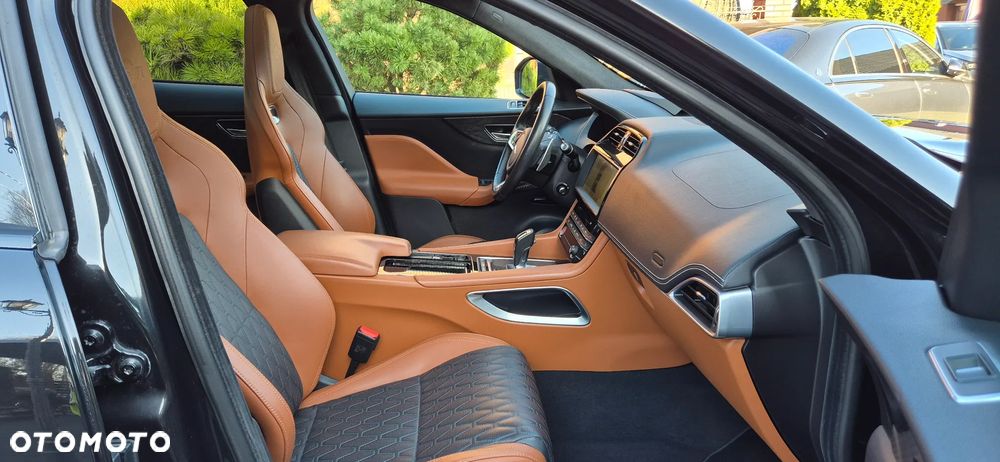 Jaguar F-Pace 5.0 V8 P550 AWD SVR - 30