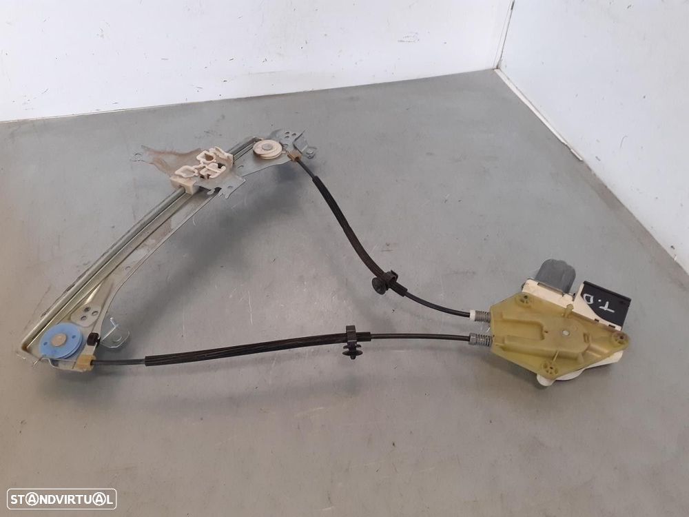 ELEVADOR DE VIDRO TRASEIRO DIREITO RENAULT MEGANE III FASTBACK 2011 -827306548R - 4