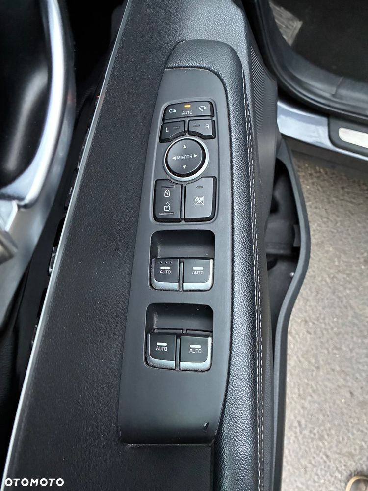 Kia Sorento 2.0 CRDI M - 24