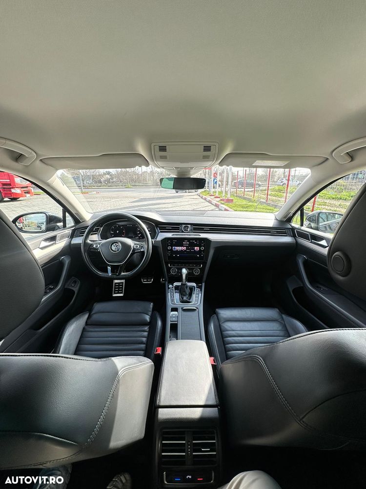 Volkswagen Passat 2.0 TDI DSG Highline - 11