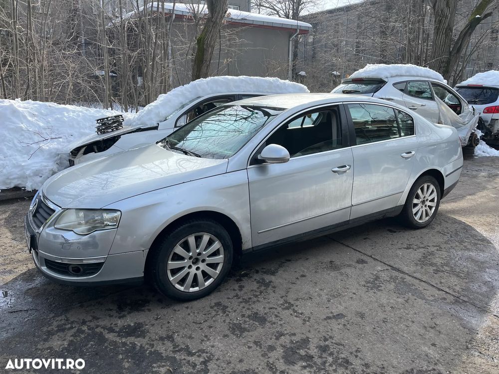 Dezmembrez VW Volkswagen Passat B6 berlina 2.0 BKP 4Motion gri argintiu LA7V - 5