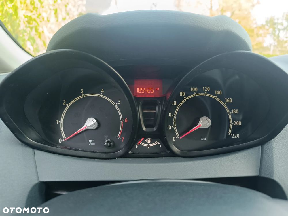 Ford Fiesta 1.25 Trend - 10