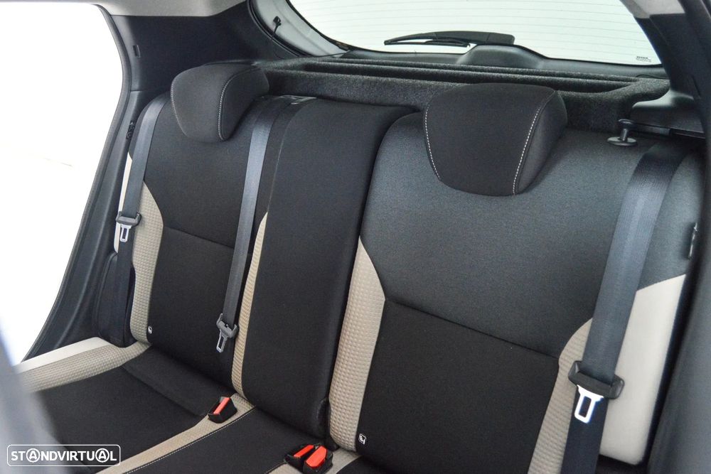 Nissan Micra 1.0 IG-T Tekna - 12