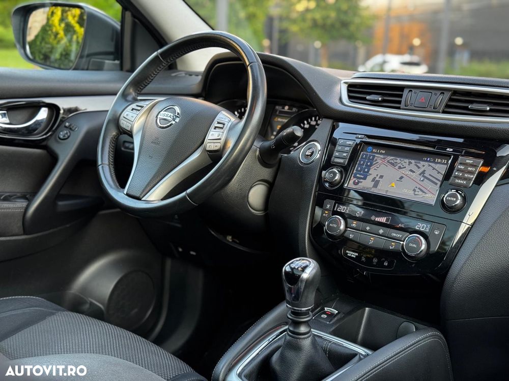Nissan Qashqai 1.6 DCI N-Connecta - 17