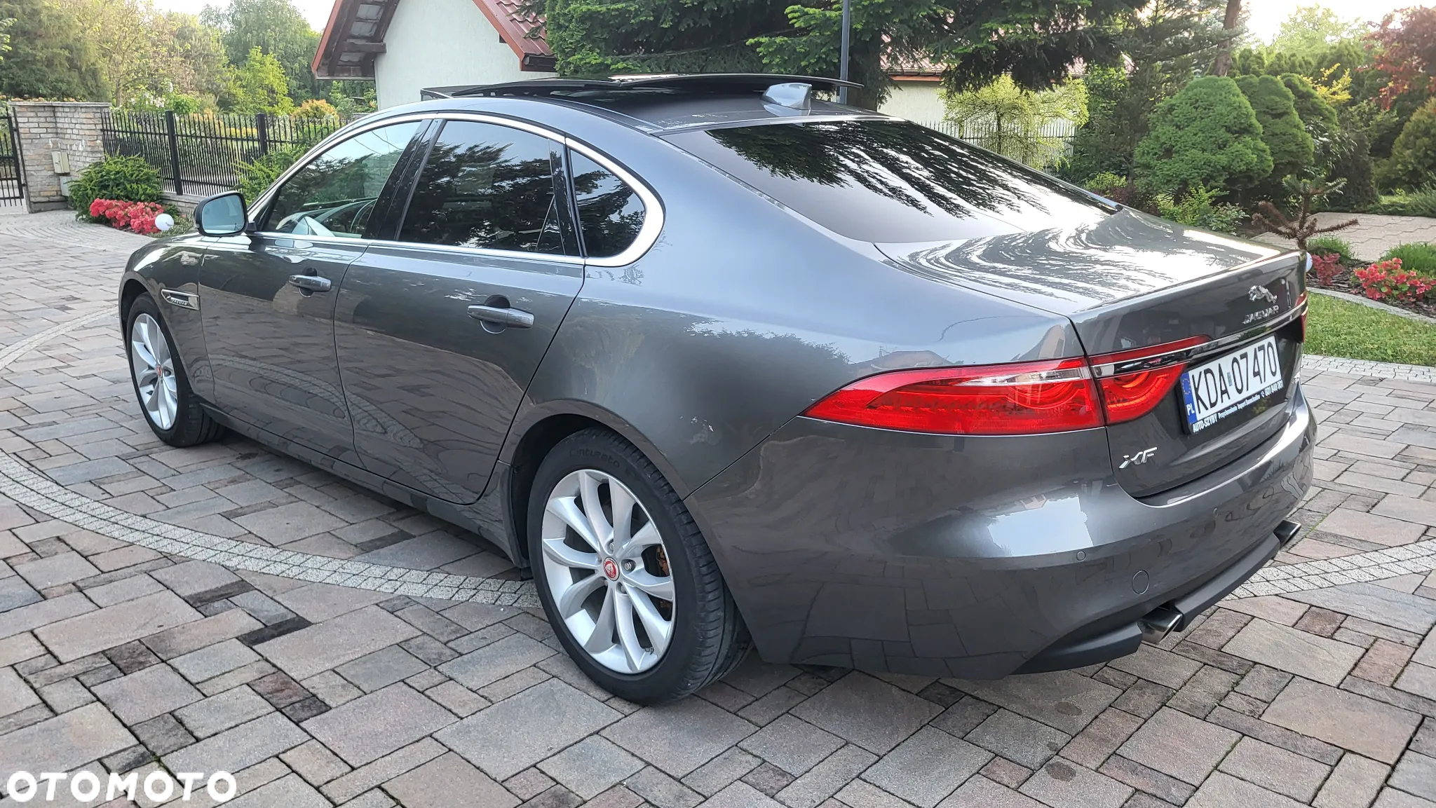 Jaguar XF 2.0 T Prestige - 9