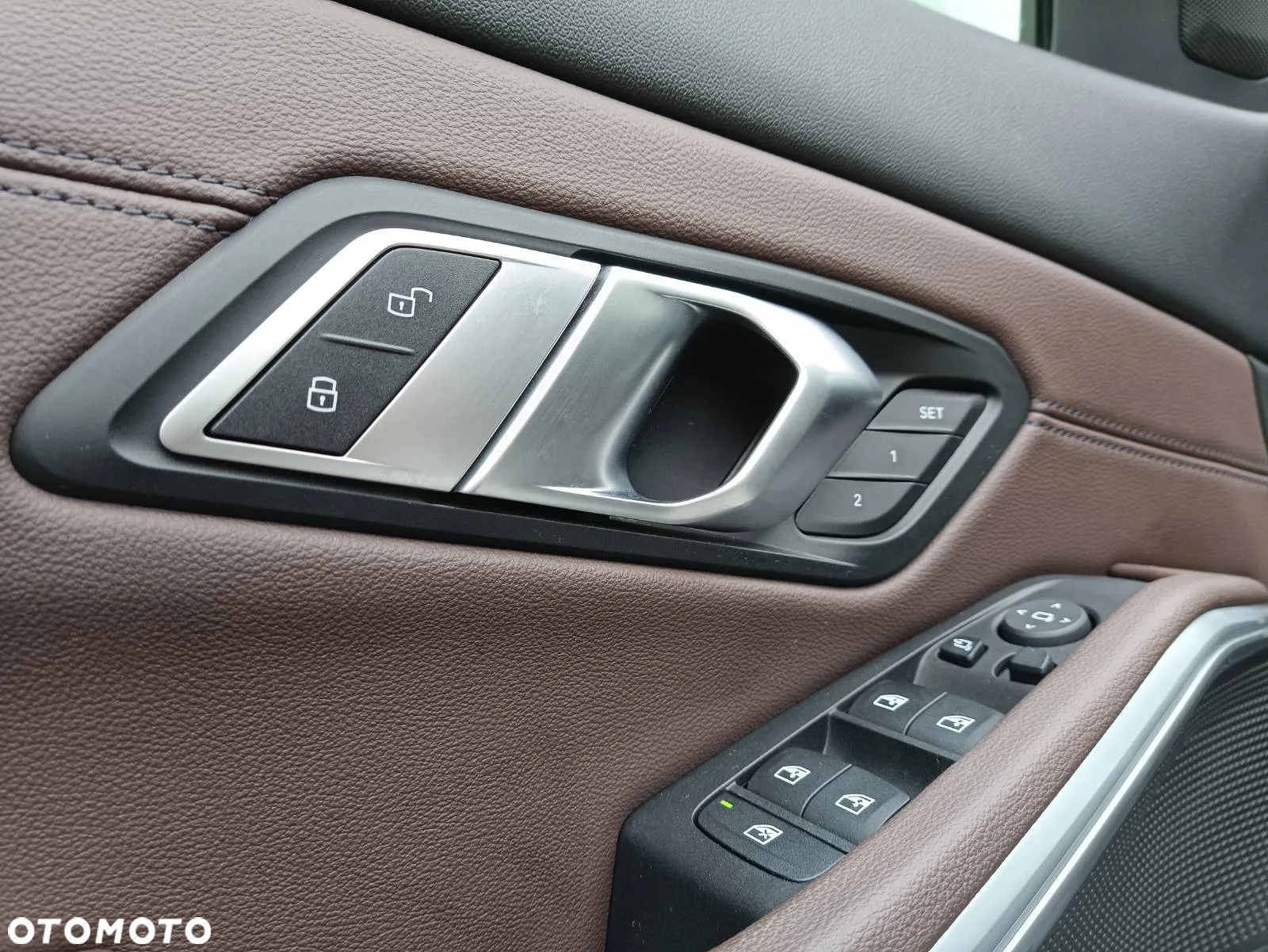 BMW Seria 3 330i - 25