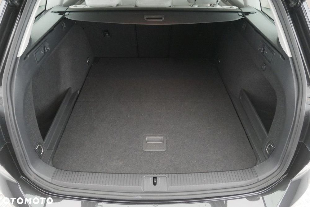 Volkswagen Passat Variant - 16