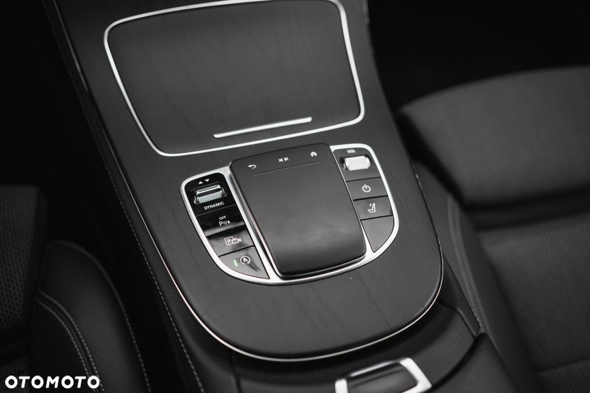 Mercedes-Benz Klasa E - 23