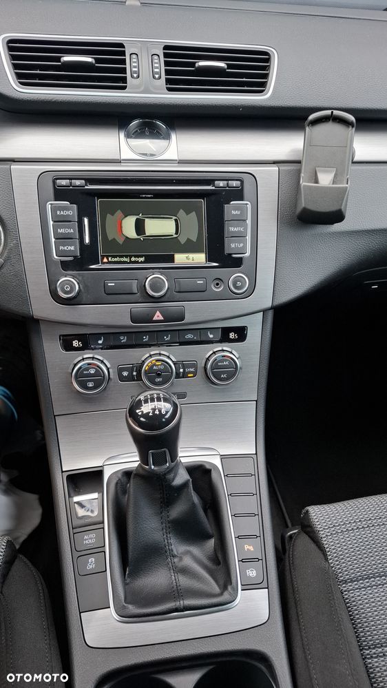 Volkswagen Passat - 26