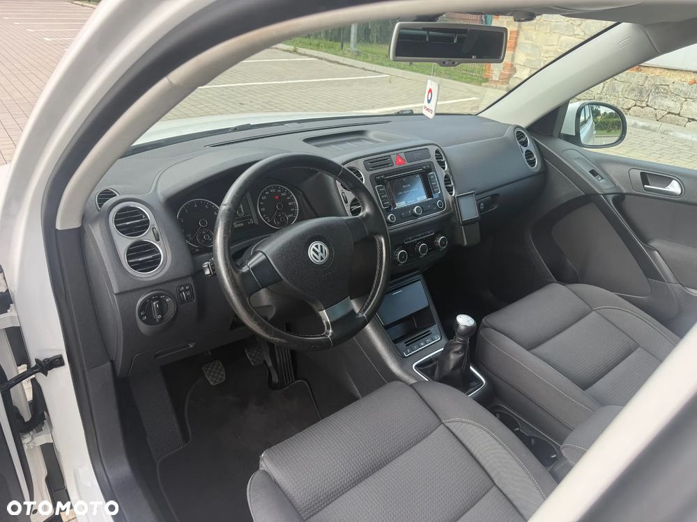 Volkswagen Tiguan - 10