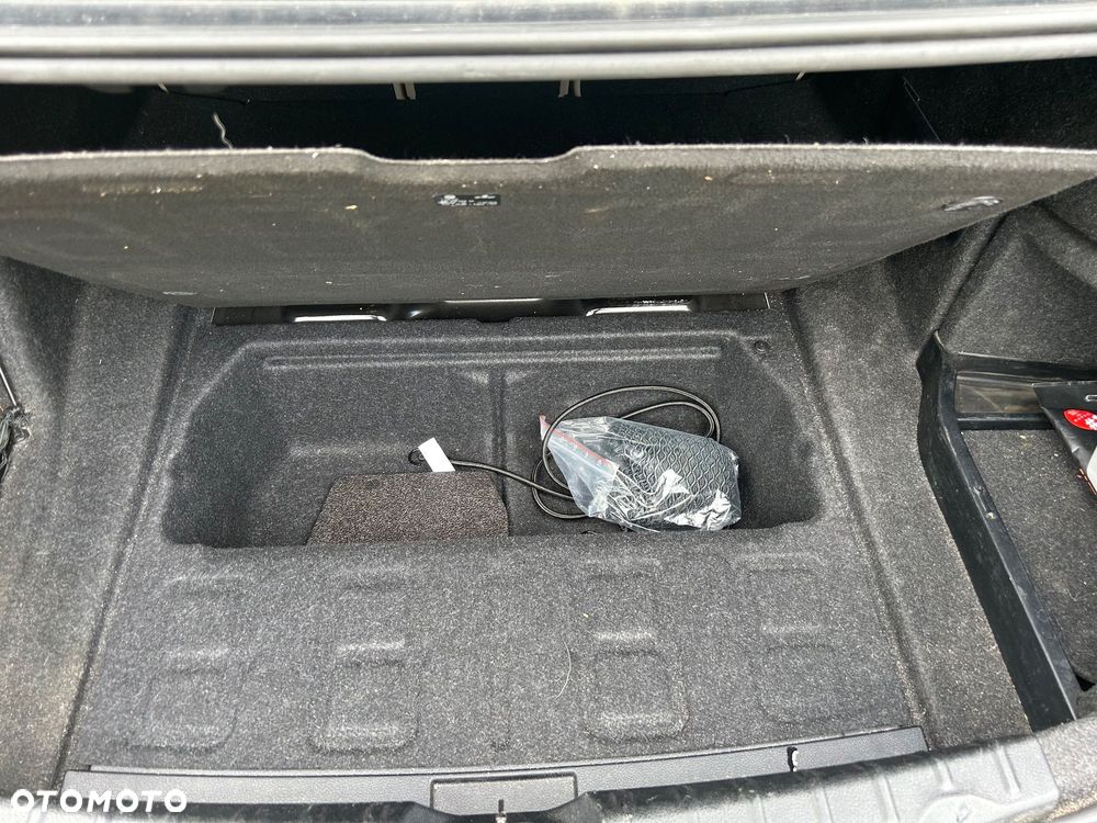 BMW Seria 3 320i - 17