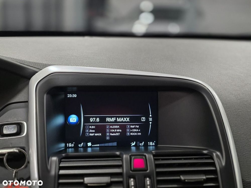 Volvo XC 60 D4 Momentum Pro - 30