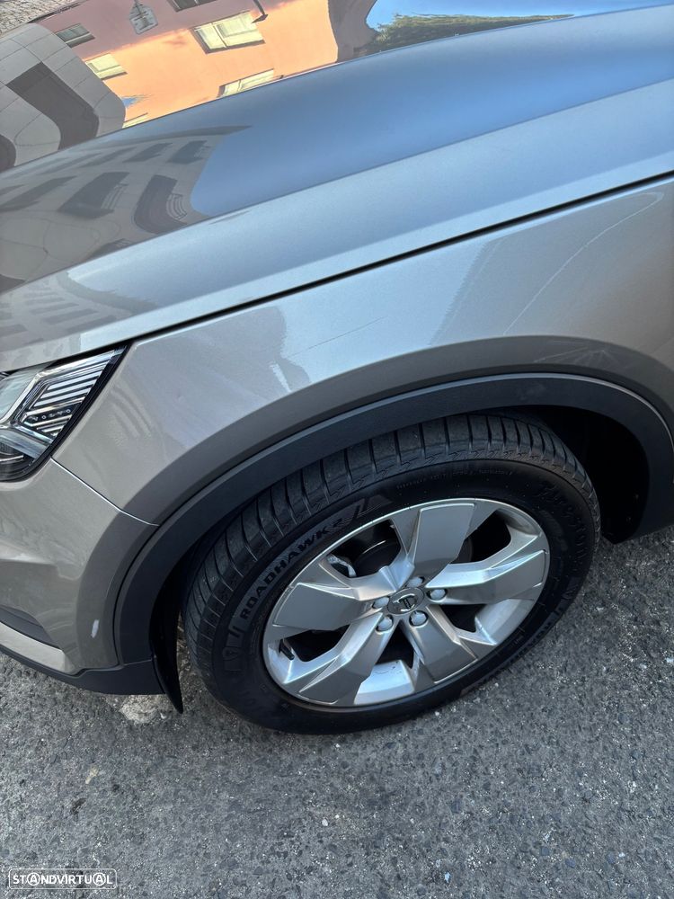 Volvo C40 - 8