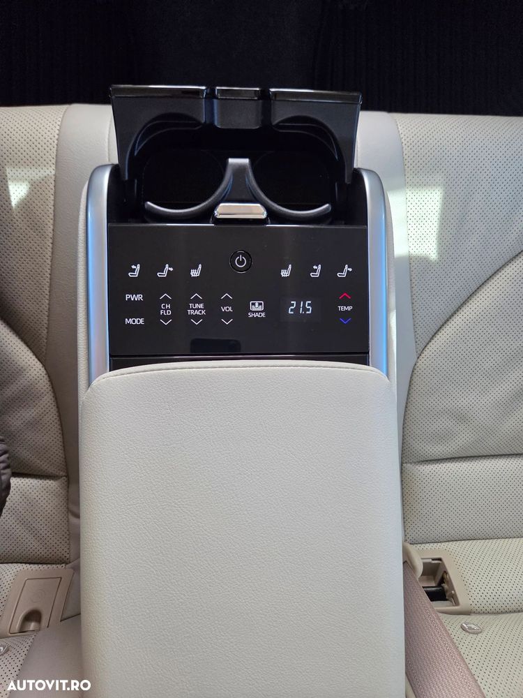 Toyota Camry 2.5 Exclusive - 31