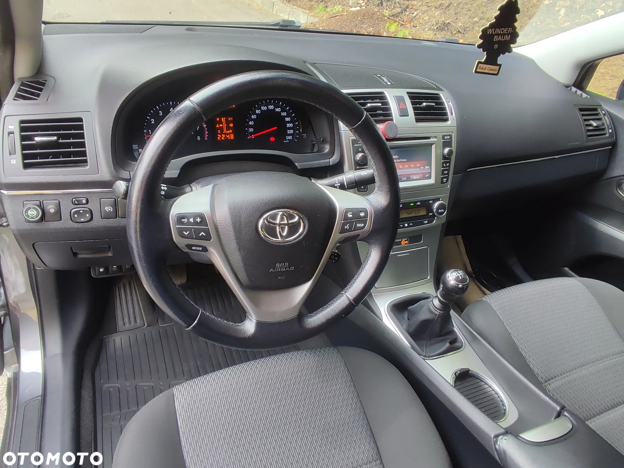Toyota Avensis 1.8 Premium - 15