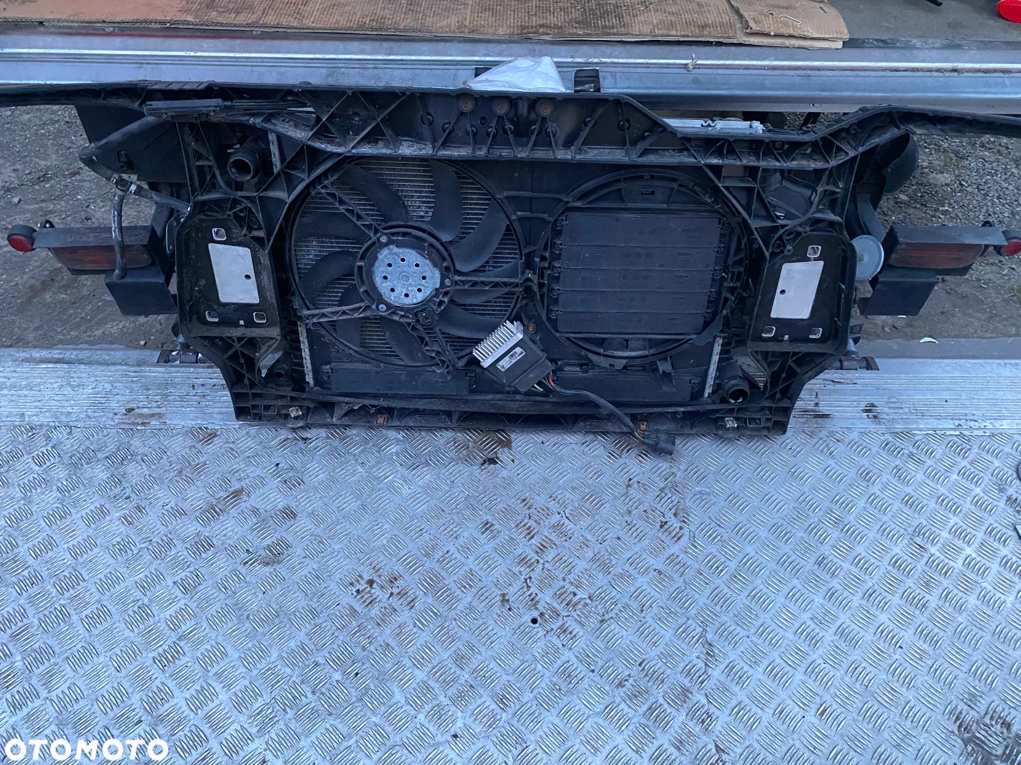 AUDI A4 B8 3.2FSI wzmocnienie pas przedni chłodnice wentylator - 8