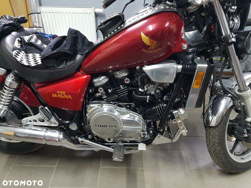 Honda VF - 3