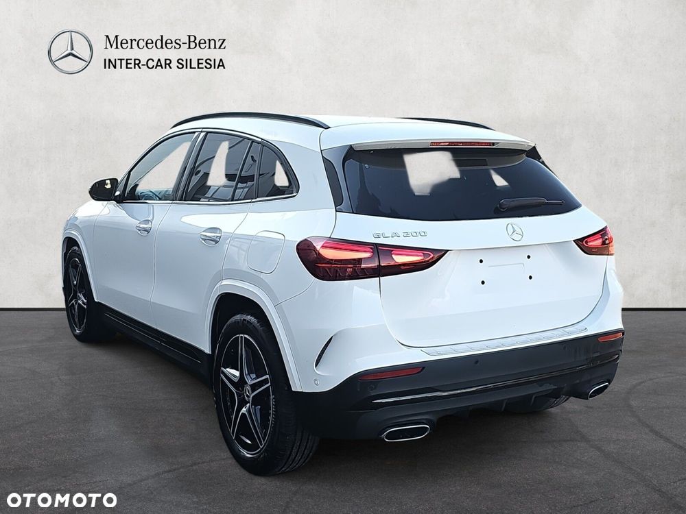 Mercedes-Benz GLA - 7