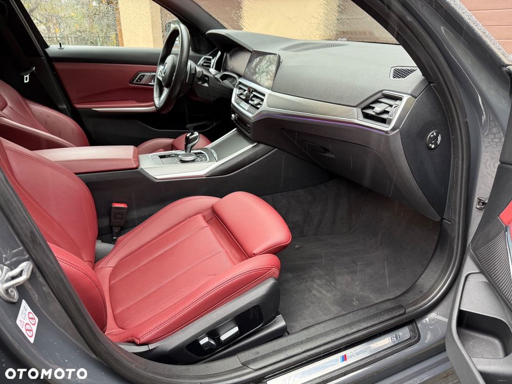 BMW Seria 3 320d M Sport - 28