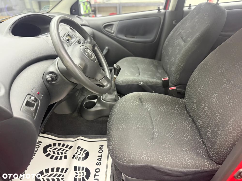 Toyota Yaris 1.0 Terra - 10